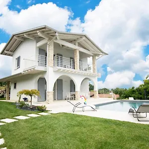 https://villa-bocciolo-del-garda.it-lombardy.com