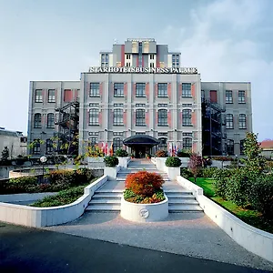 https://starhotels-business-palace.it-lombardy.com