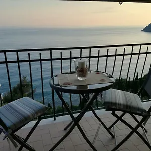 https://a-m-house.hotelitalianriviera.com