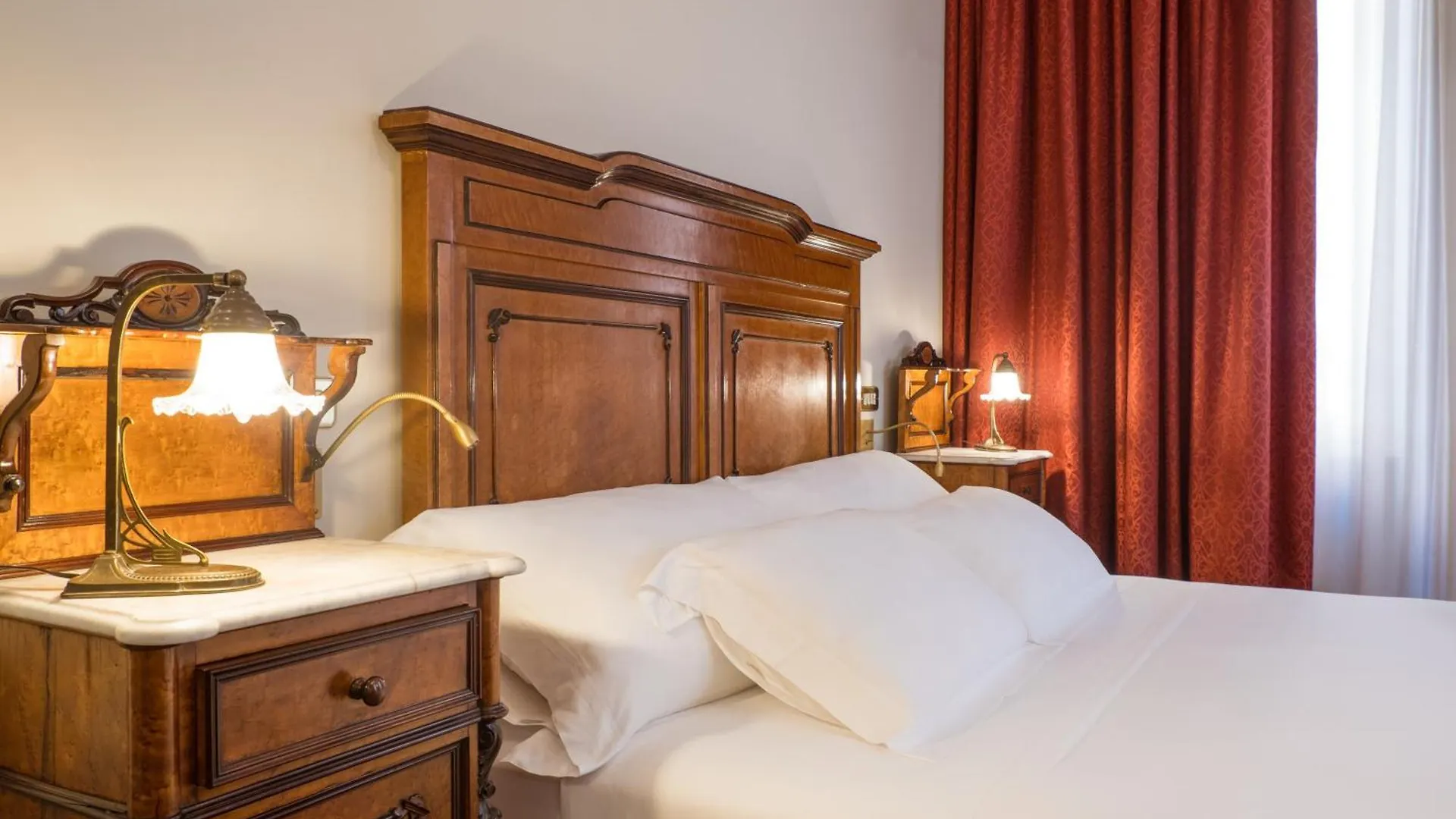 *****  Hotel Locarno Roma Italia